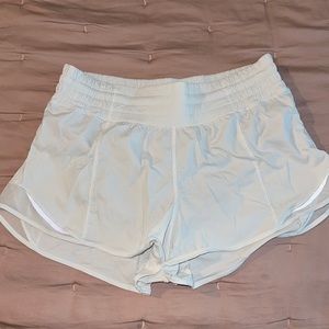 Lululemon Hotty Hot High-Rise 2.5” short